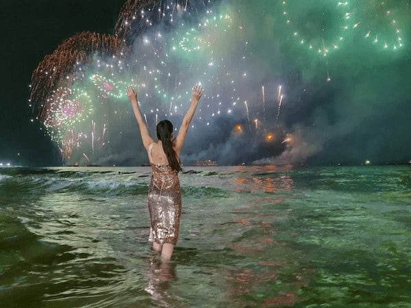 celebrando nochevieja en brasil - playa